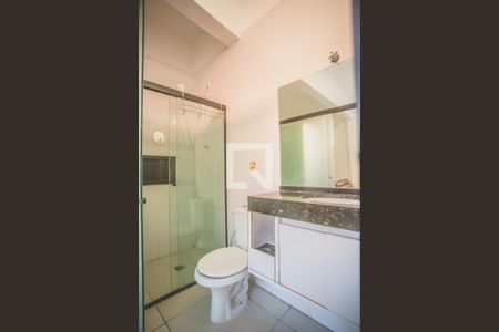 Banheiro de kitnet/studio para alugar com 1 quarto, 50m² em Mirandópolis, São Paulo