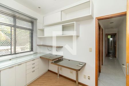 Quarto 1 de apartamento para alugar com 3 quartos, 107m² em Jardim Guanabara, Rio de Janeiro