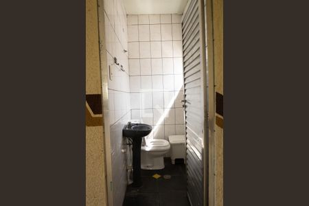 Apartamento à venda com 79m², 2 quartos e 1 vaga Apartamento à venda com 79m², 2 quartos e 1 vagaÁrea comum - Salão de jogos - banheiro