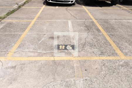 Apartamento à venda com 79m², 2 quartos e 1 vaga Apartamento à venda com 79m², 2 quartos e 1 vagaEstacionamento - vaga do apartamento