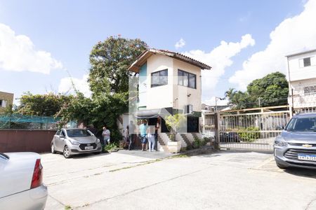 Apartamento à venda com 79m², 2 quartos e 1 vaga Apartamento à venda com 79m², 2 quartos e 1 vagaFachada e portaria
