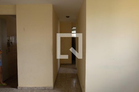 Sala - corredor para os quartos de apartamento para alugar com 2 quartos, 79m² em Vila Brasil, São Paulo