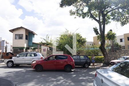 Apartamento à venda com 79m², 2 quartos e 1 vaga Apartamento à venda com 79m², 2 quartos e 1 vagaFachada e portaria