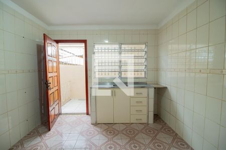 Cozinha de casa para alugar com 1 quarto, 40m² em Conjunto Habitacional Jova Rural, São Paulo