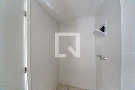 Banheiro de apartamento para alugar com 1 quarto, 26m² em Jardim Independência (são Paulo), São Paulo