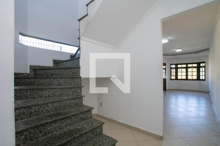 Escada de casa à venda com 4 quartos, 125m² em Vila Maranduba, Guarulhos