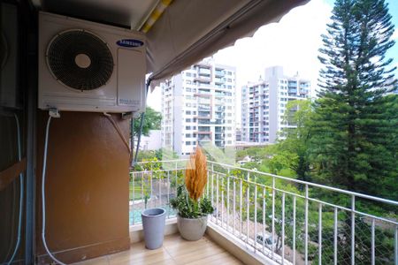 Varanda de apartamento para alugar com 3 quartos, 129m² em Jardim Lindóia, Porto Alegre