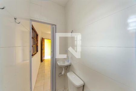 Banheiro de kitnet/studio para alugar com 1 quarto, 35m² em Jardim Santo André, São Paulo
