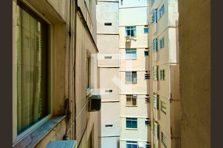 Sala vista de apartamento para alugar com 2 quartos, 70m² em Copacabana, Rio de Janeiro
