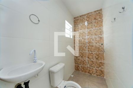 Banheiro de kitnet/studio para alugar com 1 quarto, 25m² em Jardim Santo André, 