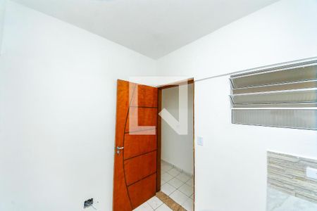 Cozinha de kitnet/studio para alugar com 1 quarto, 28m² em Jardim Santo André, São Paulo