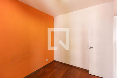 Quarto 2 de apartamento para alugar com 2 quartos, 58m² em Vila Bertioga, São Paulo