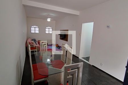 Casa à venda com 179m², 3 quartos e 3 vagassala