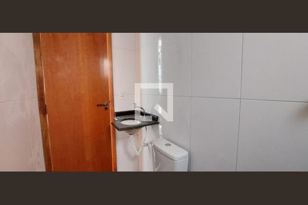 Banheiro Quarto 1 suíte de apartamento para alugar com 2 quartos, 55m² em Vila Helena, Santo André