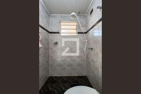 Casa à venda com 220m², 4 quartos e 3 vagas Casa à venda com 220m², 4 quartos e 3 vagasBanheiro de Serviço