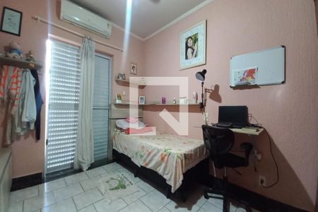 Casa à venda com 220m², 4 quartos e 3 vagas Casa à venda com 220m², 4 quartos e 3 vagasQuarto 2