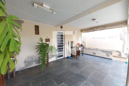 Casa à venda com 220m², 4 quartos e 3 vagas Casa à venda com 220m², 4 quartos e 3 vagasÁrea comum