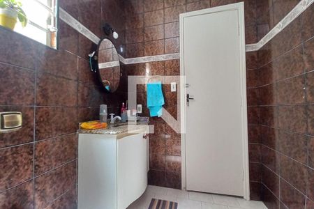 Casa à venda com 220m², 4 quartos e 3 vagas Casa à venda com 220m², 4 quartos e 3 vagasBanheiro