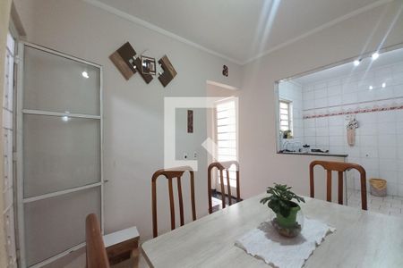 Casa à venda com 220m², 4 quartos e 3 vagas Casa à venda com 220m², 4 quartos e 3 vagasCopa