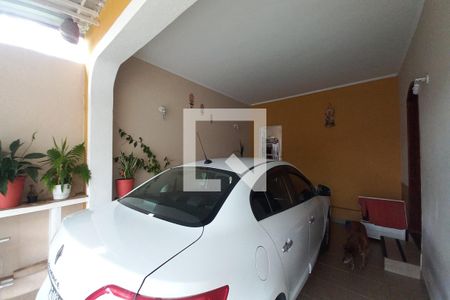 Casa à venda com 220m², 4 quartos e 3 vagas Casa à venda com 220m², 4 quartos e 3 vagasGaragem