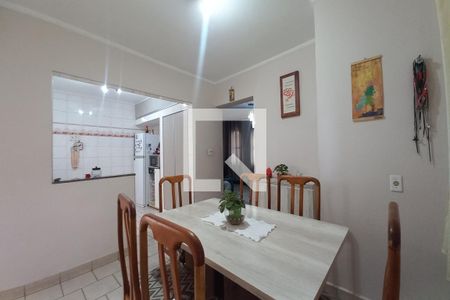 Casa à venda com 220m², 4 quartos e 3 vagas Casa à venda com 220m², 4 quartos e 3 vagasCopa