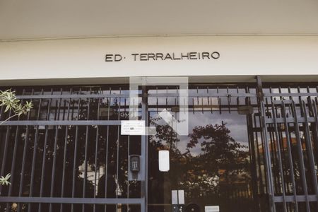 Apartamento à venda com 65m², 2 quartos e 1 vaga Apartamento à venda com 65m², 2 quartos e 1 vagaEntrada