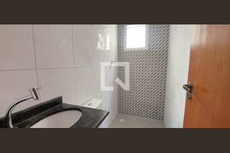 Banheiro Quarto 1 suíte de apartamento para alugar com 2 quartos, 55m² em Vila Helena, Santo André