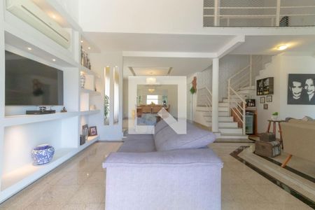 Sala de casa de condomínio à venda com 4 quartos, 550m² em Badu, Niterói