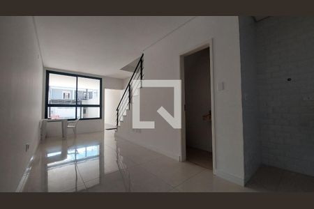 Sala de casa à venda com 3 quartos, 126m² em Cupecê, São Paulo