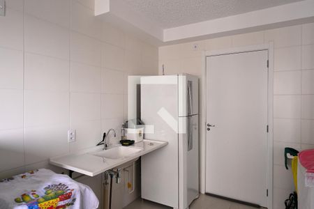 Cozinha  de apartamento à venda com 2 quartos, 34m² em Parque Fongaro, São Paulo