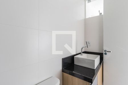 Banheiro da Suite 1 de apartamento para alugar com 2 quartos, 90m² em Independência, Porto Alegre