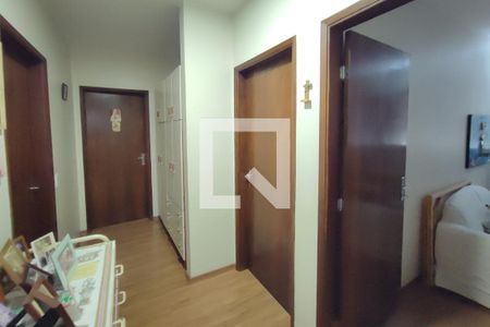 Corredor Quartos de apartamento à venda com 3 quartos, 143m² em Centro, Campinas