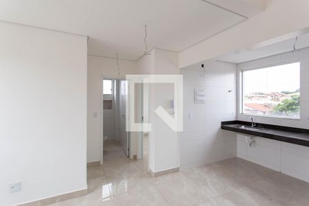 Sala de apartamento à venda com 2 quartos, 87m² em Santa Monica, Belo Horizonte