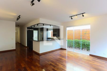 Sala de casa à venda com 3 quartos, 300m² em Jardim Viana, São Paulo