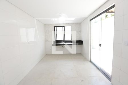 Cozinha de casa à venda com 3 quartos, 114m² em Inconfidentes, Contagem