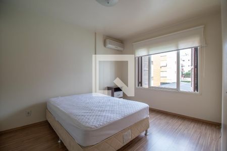 Quarto 1 de apartamento para alugar com 1 quarto, 46m² em São João, Porto Alegre