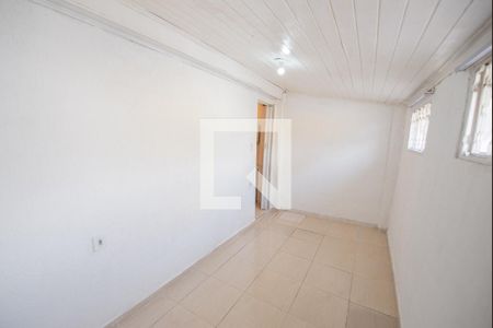 Quarto de casa para alugar com 1 quarto, 34m² em Adélia Afonso, Taubaté