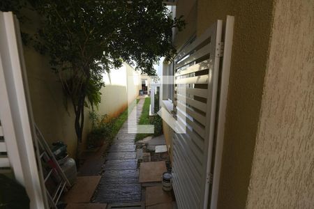 Área Externa de casa para alugar com 5 quartos, 510m² em Jardim Goiás, Goiânia