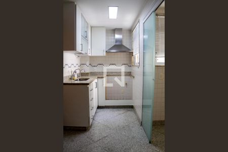 Cozinha de apartamento para alugar com 3 quartos, 143m² em Barra da Tijuca, Rio de Janeiro