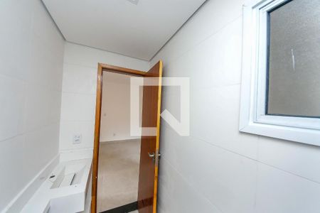 Banheiro de apartamento para alugar com 2 quartos, 47m² em Chácara Mafalda, São Paulo