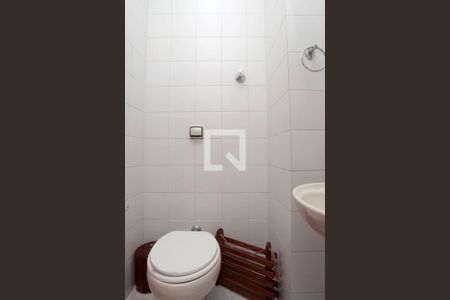 Banheiro Lavabo de apartamento à venda com 1 quarto, 38m² em Petrópolis, Porto Alegre