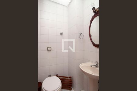 Banheiro Lavabo de apartamento à venda com 1 quarto, 38m² em Petrópolis, Porto Alegre