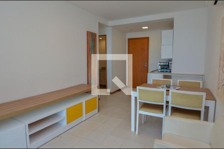 Sala/Cozinha de apartamento para alugar com 1 quarto, 49m² em Recreio dos Bandeirantes, Rio de Janeiro