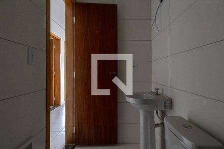 banheiro social_3 de apartamento para alugar com 2 quartos, 33m² em Vila Vera, São Paulo