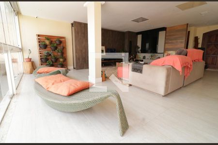 Sala de casa à venda com 5 quartos, 680m² em Jardim Guanabara, Rio de Janeiro