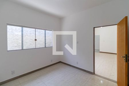 Quarto 1 de casa para alugar com 2 quartos, 180m² em Minas Caixa, Belo Horizonte