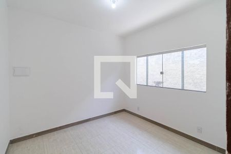 Quarto 1 de casa para alugar com 2 quartos, 180m² em Minas Caixa, Belo Horizonte