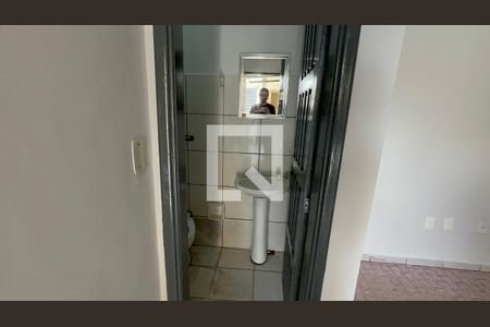 Banheiro de casa para alugar com 1 quarto, 16m² em Setor Central, Goiânia