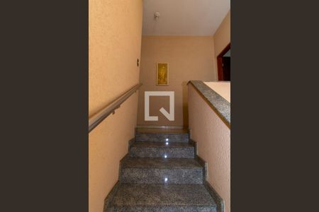 Escada de casa à venda com 4 quartos, 250m² em Jardim Cotiana, São Paulo