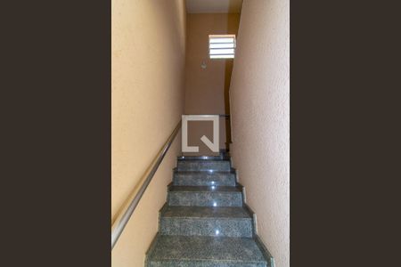 Escada de casa à venda com 4 quartos, 250m² em Jardim Cotiana, São Paulo
